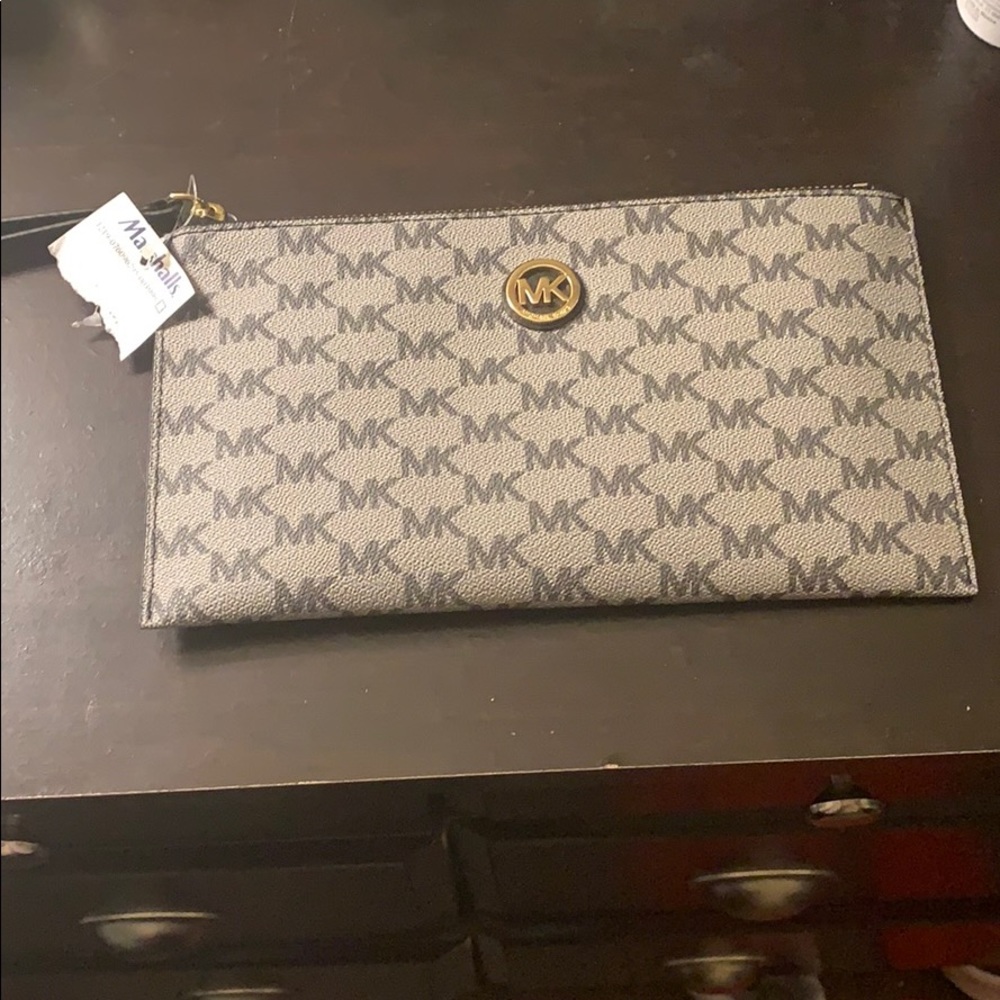 Michael Kors Wristlet